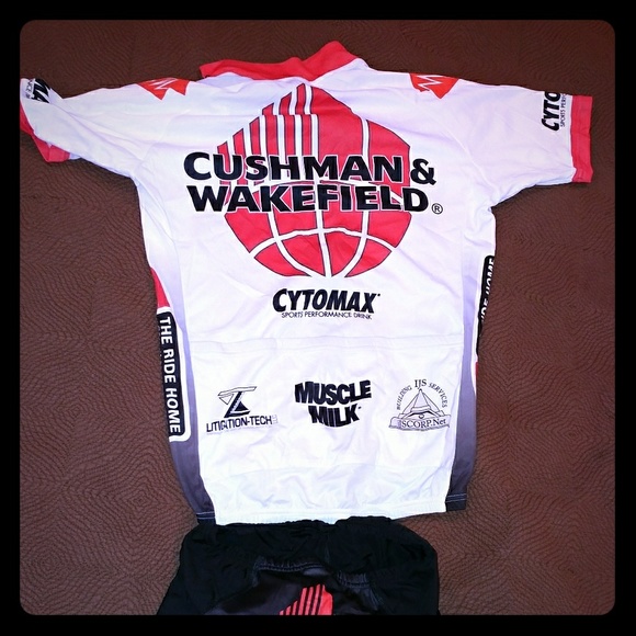 Medium size Squadra full cycling kit - Picture 1 of 6